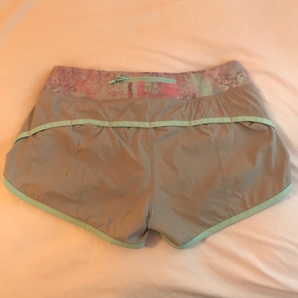 Ivivva Grey Running Shorts - Picture 2 of 4